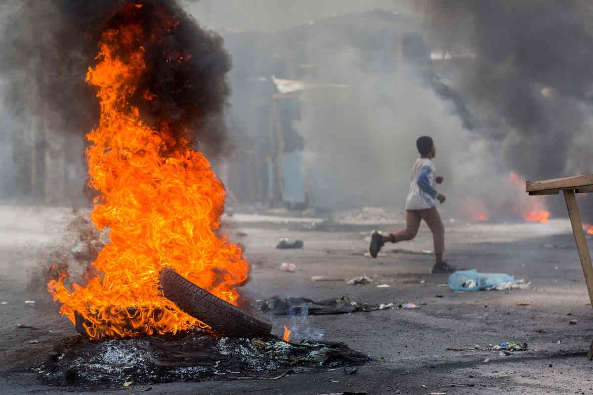 Anti-Government Protest Disrupts Major Roadways in Port-au-Prince