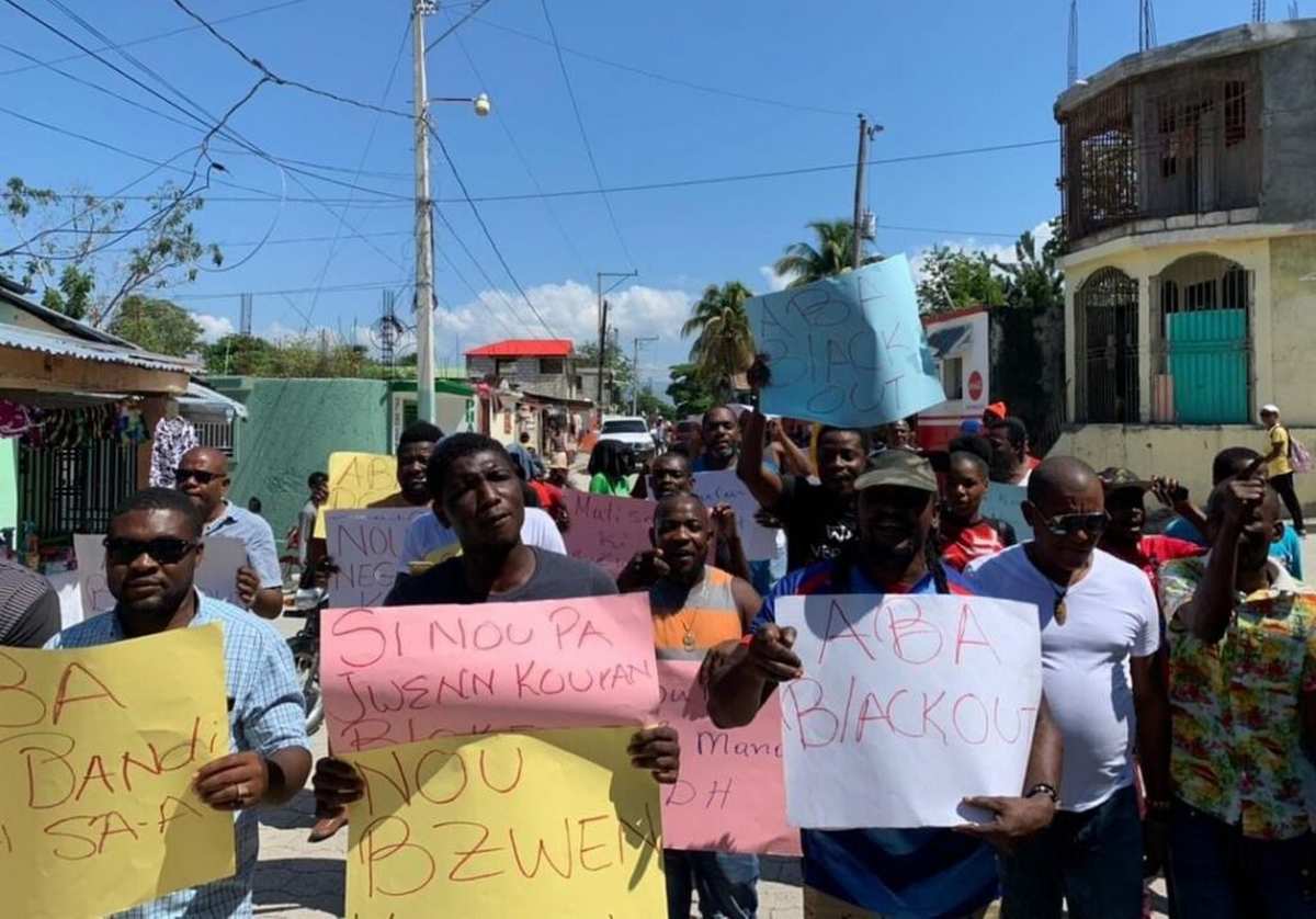 The population of Mirebalais protests for electric current