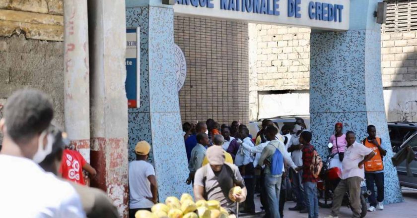 Still no connection between Haitian banks