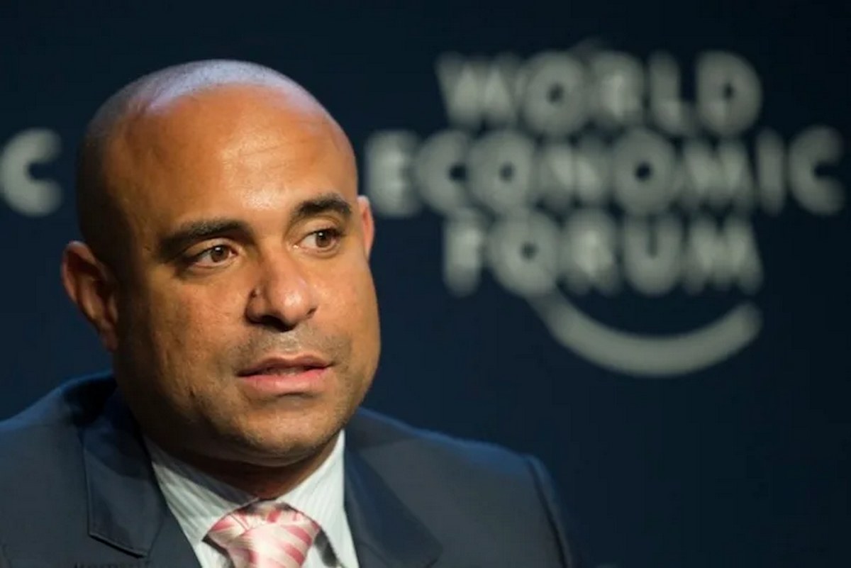 Management of Laurent Lamothe, a foundation wants to know more